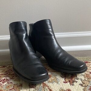 90's Vintage Black Leather Boots